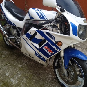 Suzuki GSX-R 750