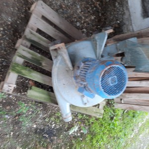 Prodajem elektromotor 7.5 kw i puhalnik