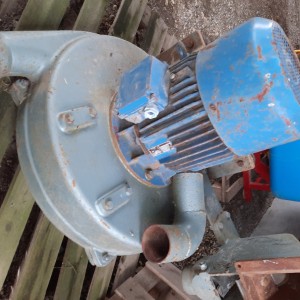 Prodajem elektromotor 7.5 kw i puhalnik