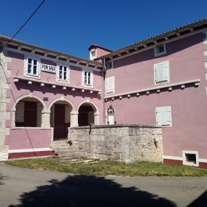 Vila u Tinjanu, Istra