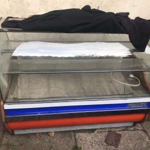Neutralna vitrina