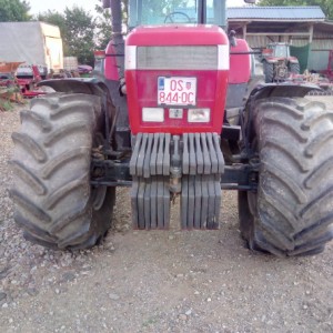 Traktor MF 9240