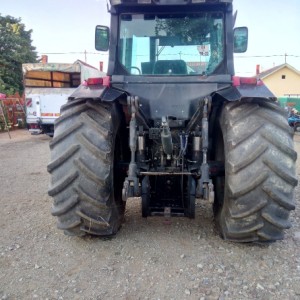 Traktor MF 9240