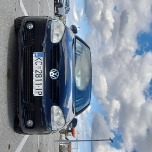 Prodajem auto
