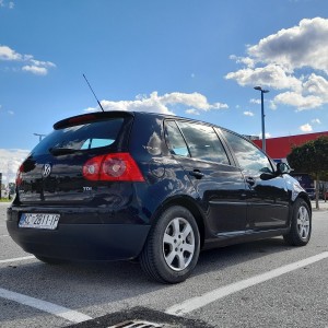 Prodajem auto