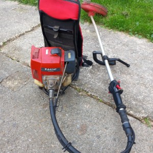 Motorni trimer leđni Kawasaki