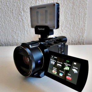Sony FDR-AX53 4K Ultra HD Kompaktna digitalna kamera + stativ + lampa