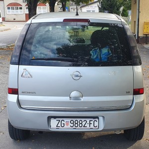 Prodaje se