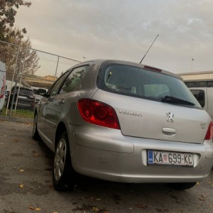 Prodaje se