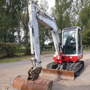 Mini bager Takeuchi TB145