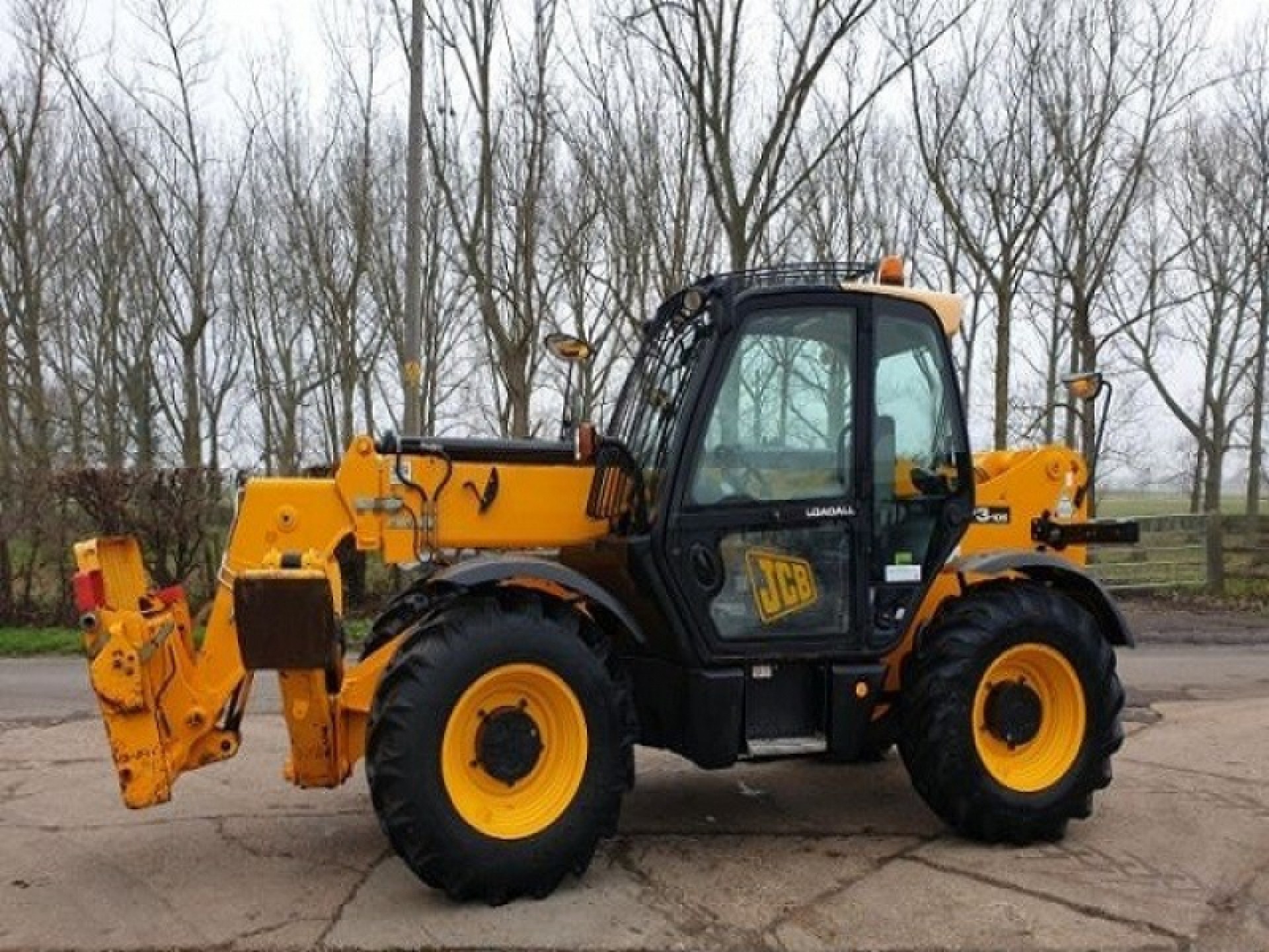 Teleskopski utovarivac JCB 533-105