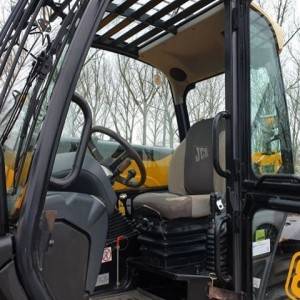 Teleskopski utovarivac JCB 533-105