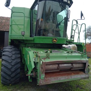 John Deere komb&#xE1;jn WTS9640