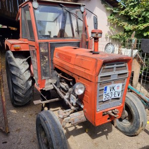 Tkaktor IMT 560