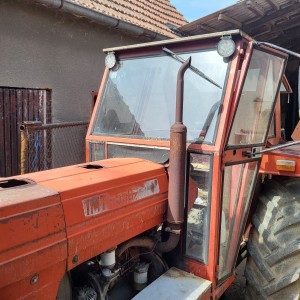 Tkaktor IMT 560