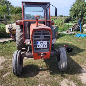 Tkaktor IMT 560