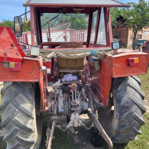 Tkaktor IMT 560