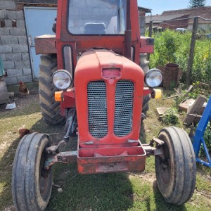 Traktor IMT 558