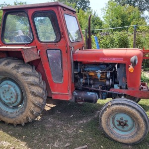 Traktor IMT 558