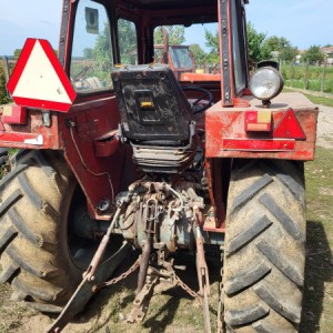 Traktor IMT 558