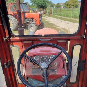 Traktor IMT 558