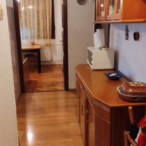 STAN U LUČKOM43m2 POTPUNO NAMJEŠTEN S GARAŽOM
