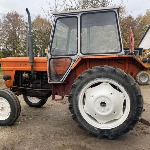 Štore traktor