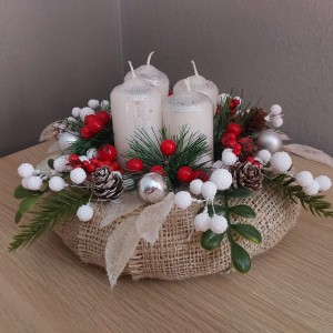 Adventski aranžmani i vjenčići