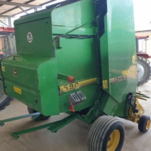 Rolo balirka John Deere 590