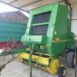 Rolo balirka John Deere 590