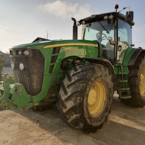 John Deere 8430