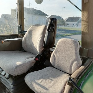John Deere 8430