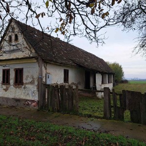 PRODAJEM STARU KUćU SA OKUćNICOM, BOŠNJACI