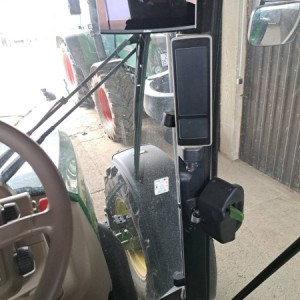 Prodajem TRAKTOR JOHN DEERE 5100R, 2017 GODISTE