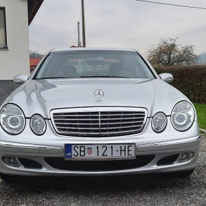 Mercedes-Benz W211 Elegance 220CDI