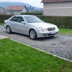 Mercedes-Benz W211 Elegance 220CDI