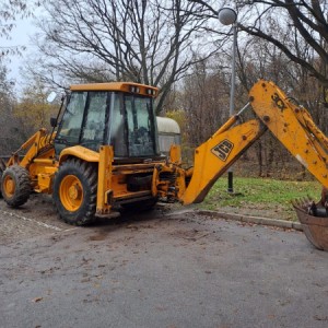 Kombinirka JCB 4x4