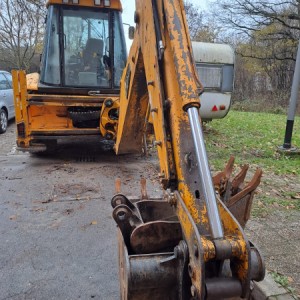Kombinirka JCB 4x4