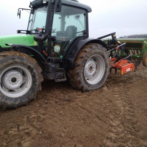 TRAKTOR DEUTZ FAHR