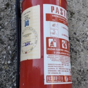 Protupožarni aparat 2kg s važećim atestom