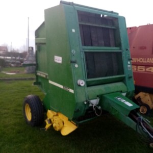 Rolo balirka John Deere 550