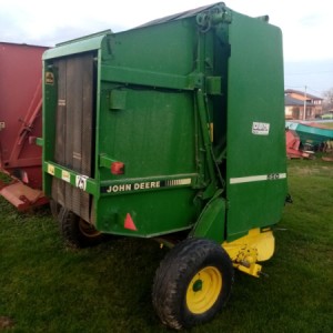 Rolo balirka John Deere 550