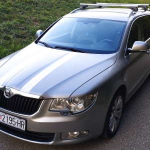 Škoda Superb Combi 2,0 TDI DSG nije uvoz reg. 08/23 može zamjena