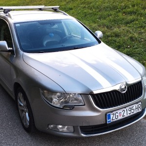 Škoda Superb Combi 2,0 TDI DSG nije uvoz reg. 08/23 može zamjena