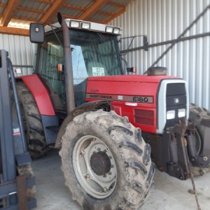 TRAKTOR MASSEY FERGUSON