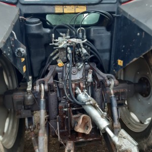 TRAKTOR MASSEY FERGUSON