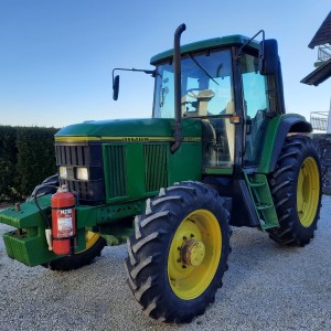 John Deere 6800