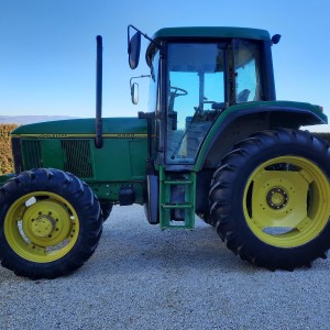 John Deere 6800