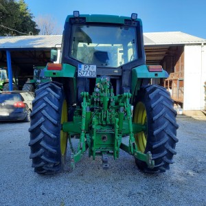 John Deere 6800