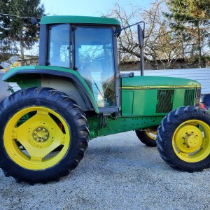 John Deere 6800